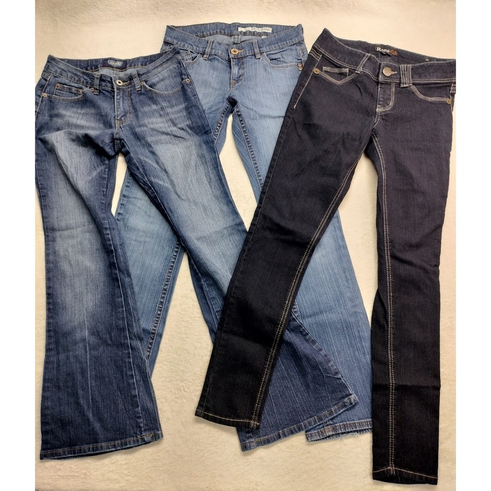 Juniors size 7 jeans Rewind Angels DKNY stretch skinny bootleg flare denim